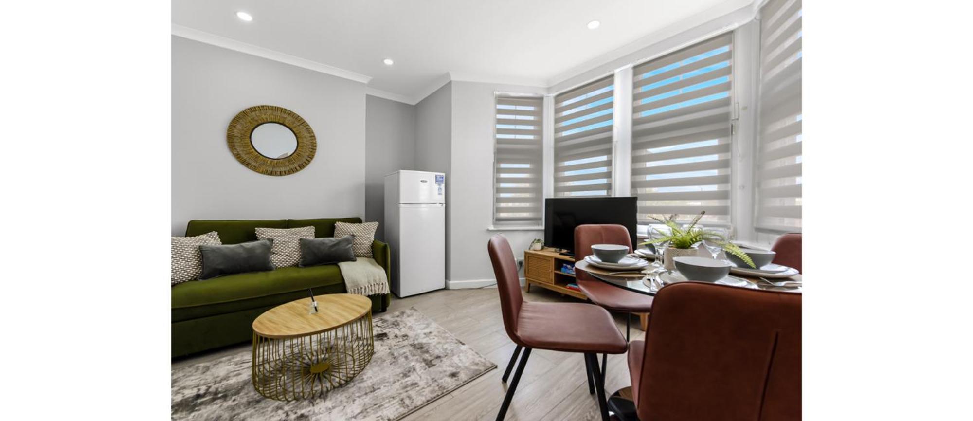 2-bedroom Thameside Getaway Apartament *