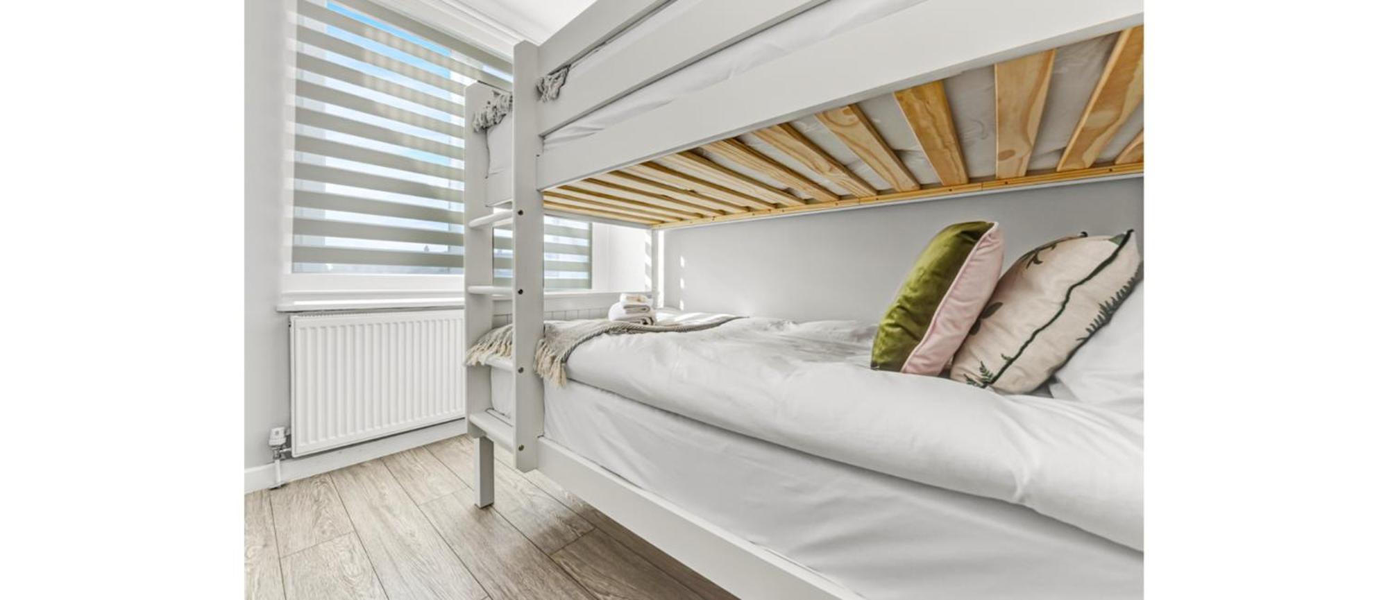 Apartament 2-bedroom Thameside Getaway *